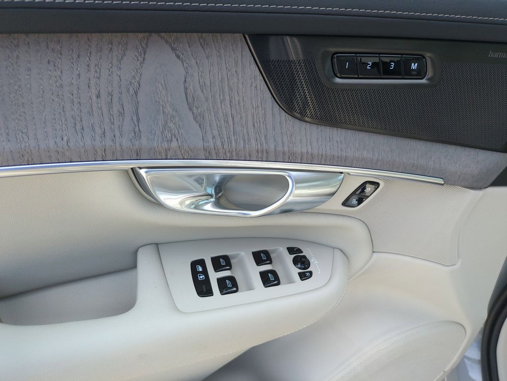new 2026 Volvo XC90 Plug-In Hybrid car, priced at $84,625