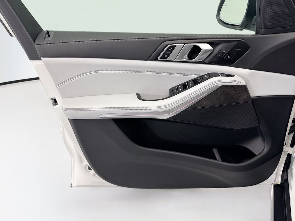 Thumbnail: 2026 BMW X5 - 23