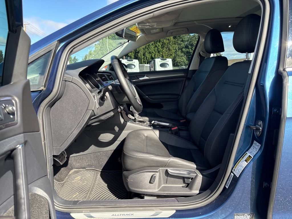 2017 Night Blue Volkswagen Golf Alltrack TSI SE AWD Crossover