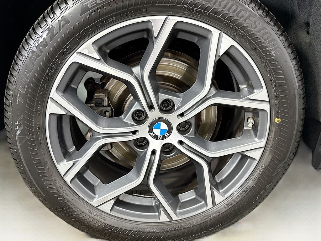 Thumbnail: 2020 BMW X1 - 32