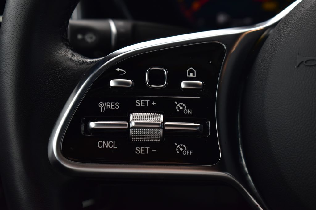 Thumbnail: 2023 Mercedes-Benz GLC - 16