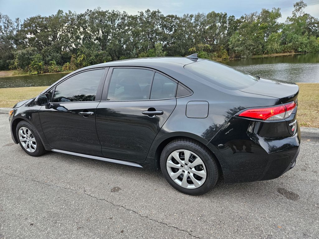 2020 Toyota Corolla LE 3