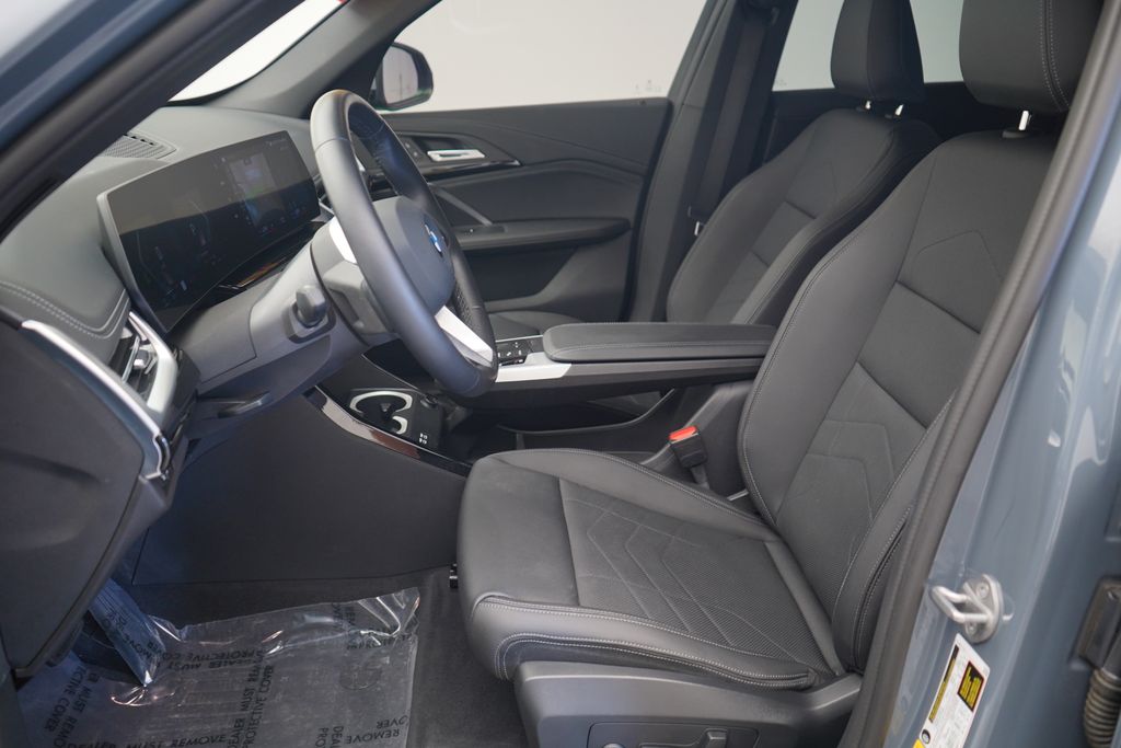 Thumbnail: 2023 BMW X1 - 6