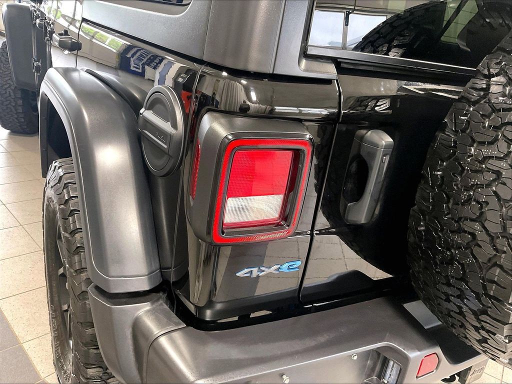 2024 Jeep Wrangler — photo 33