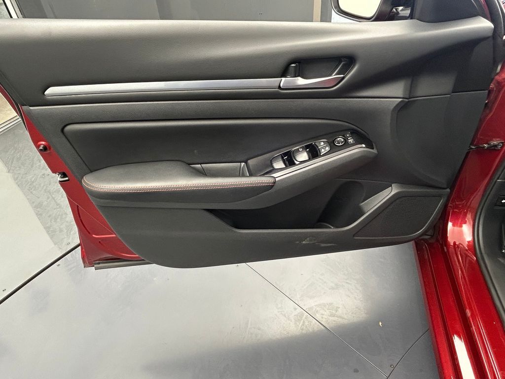 Used 2024 Scarlet Ember Nissan 2.5 SR image 13