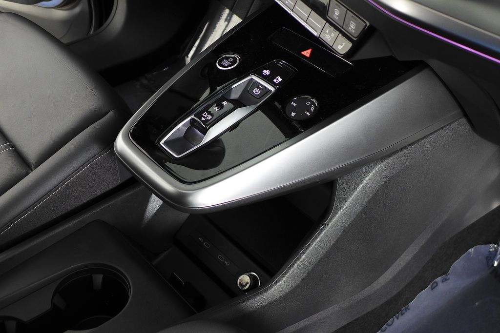 Thumbnail: 2023 Audi Q4 e-tron - 15