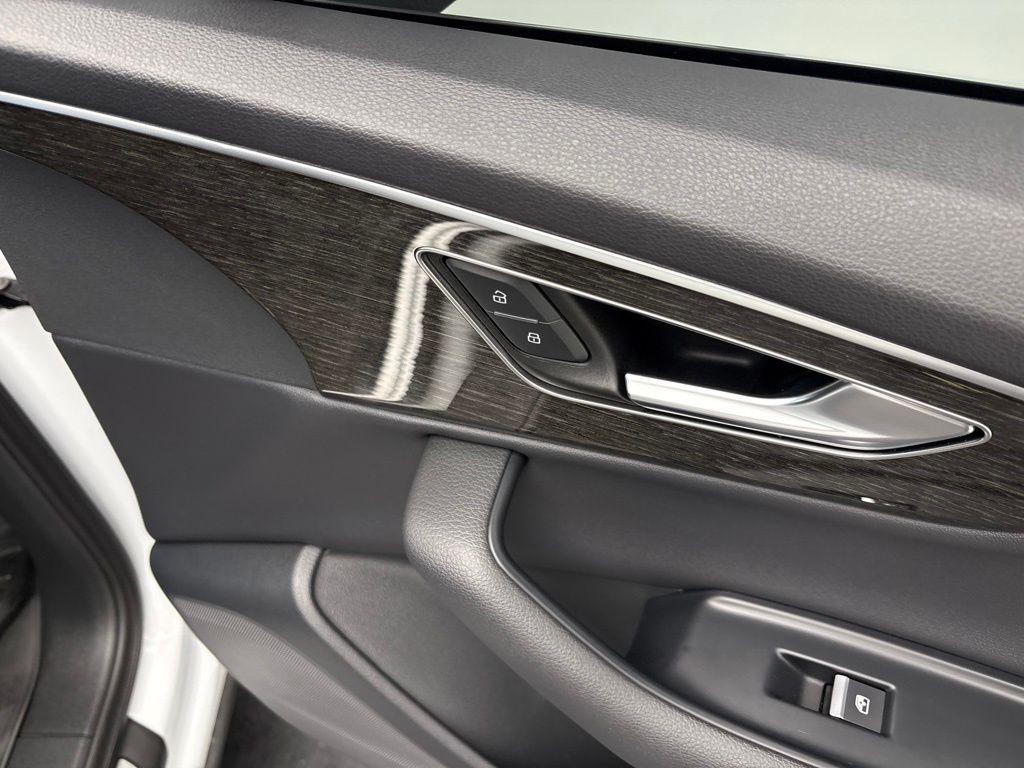 Thumbnail: 2023 Audi Q7 - 26