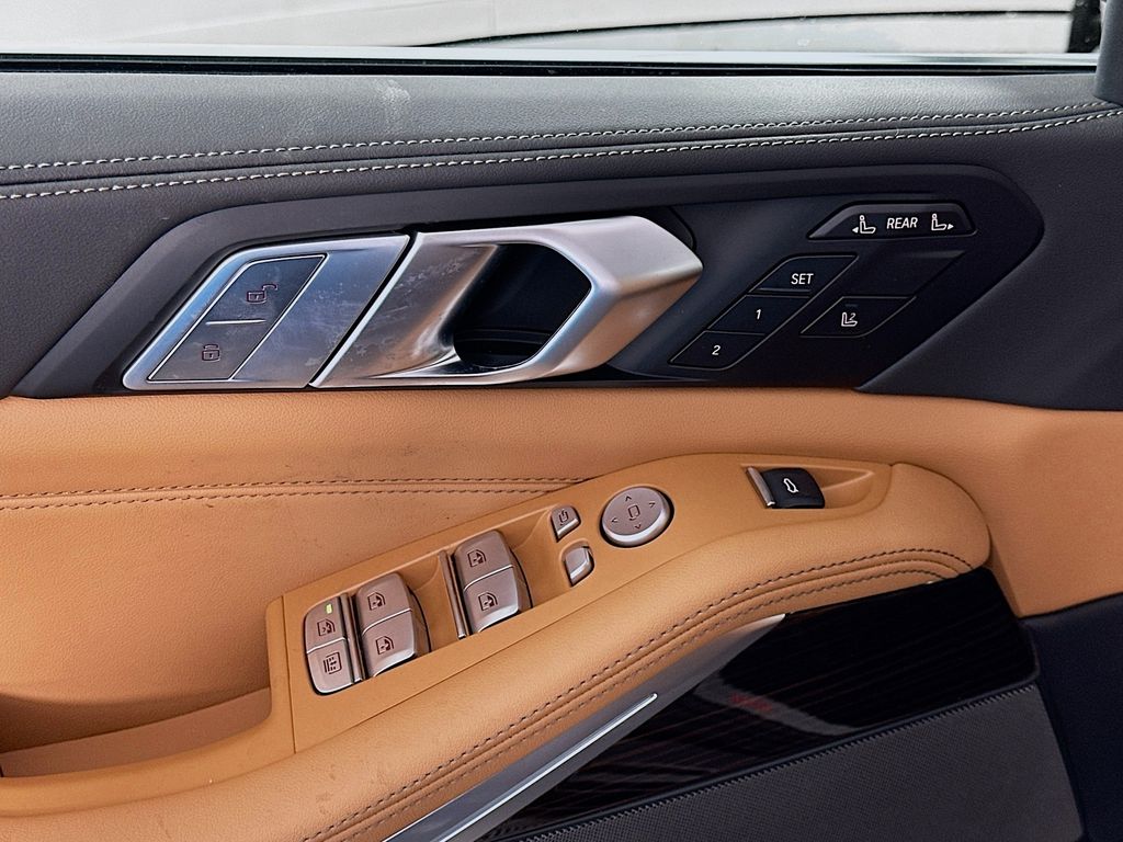 Thumbnail: 2026 BMW X7 - 20