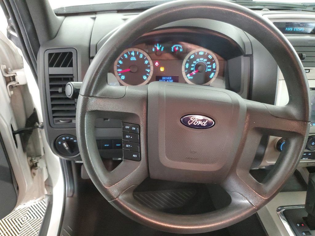 2009 Ford Escape XLT 25