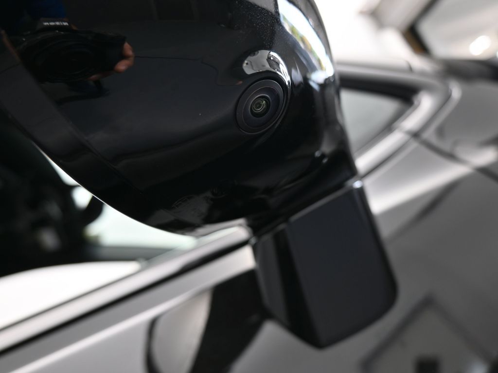 New 2026 Diamond Black Crystal Pearlcoat Chrysler Select image 44