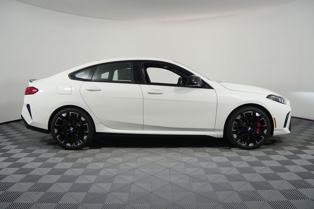 Thumbnail: 2025 BMW 2 Series - 2
