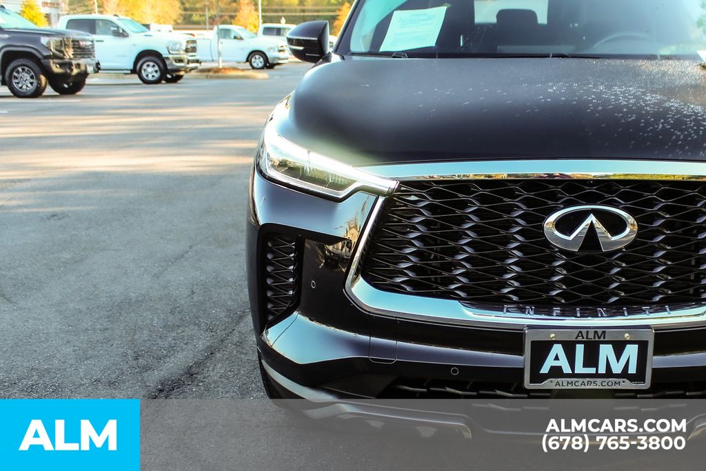 Used 2023 Black INFINITI Sensory image 12