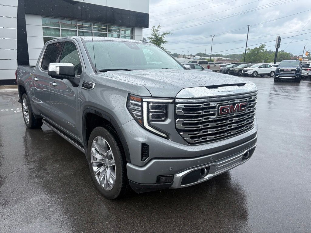Used 2024 Silver GMC Denali image 4