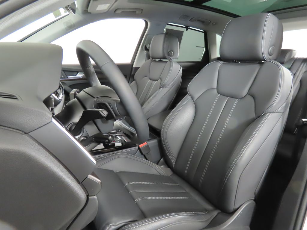 Thumbnail: 2025 Audi Q5 - 32