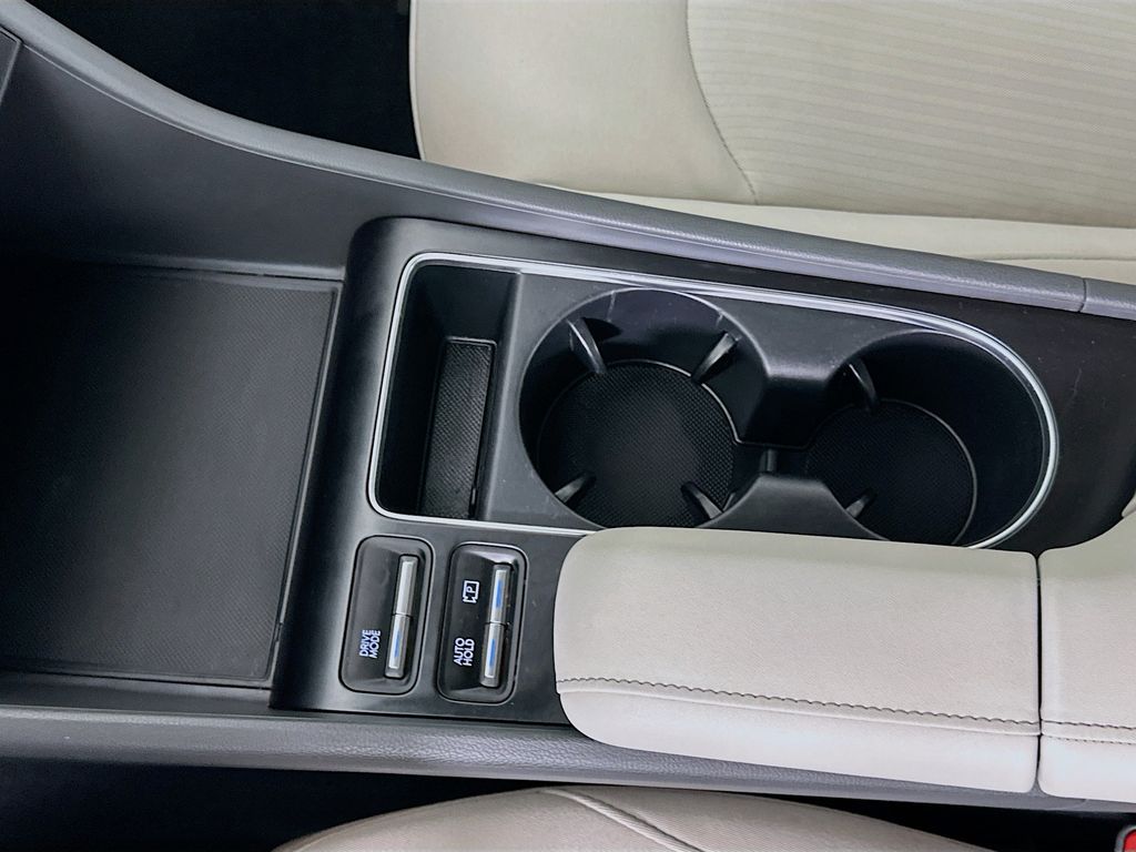 Thumbnail: 2024 Hyundai Sonata - 16