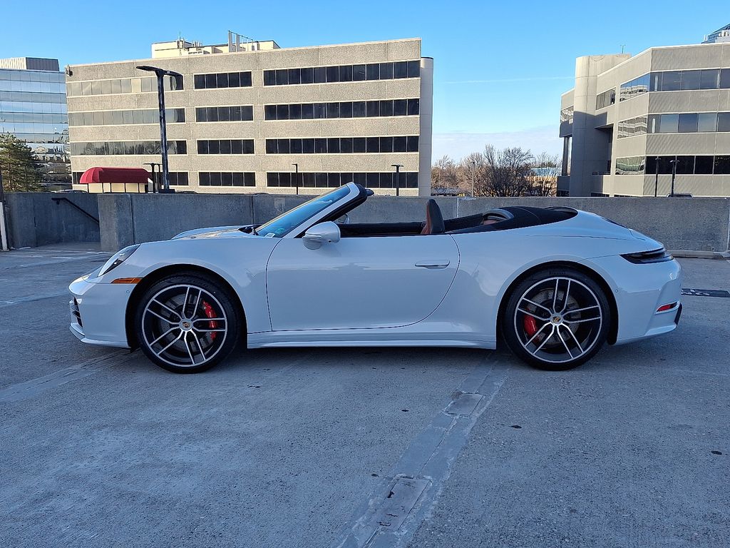 Thumbnail: 2026 Porsche 911 - 2