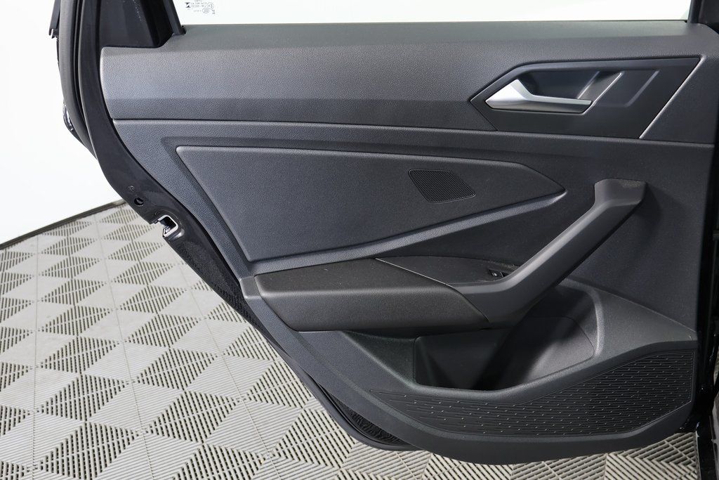 Thumbnail: 2024 Volkswagen Jetta - 11