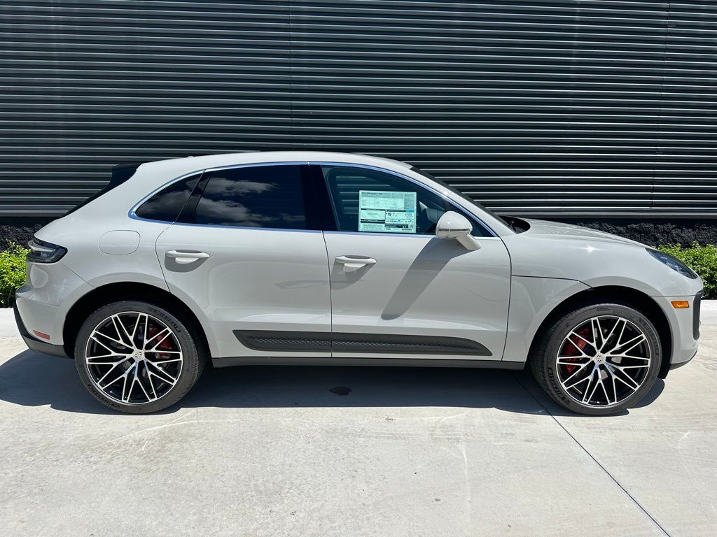 Thumbnail: 2025 Porsche Macan - 8