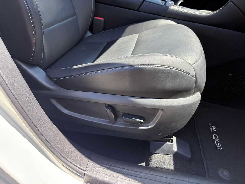 2019 INFINITI QX50 LUXE