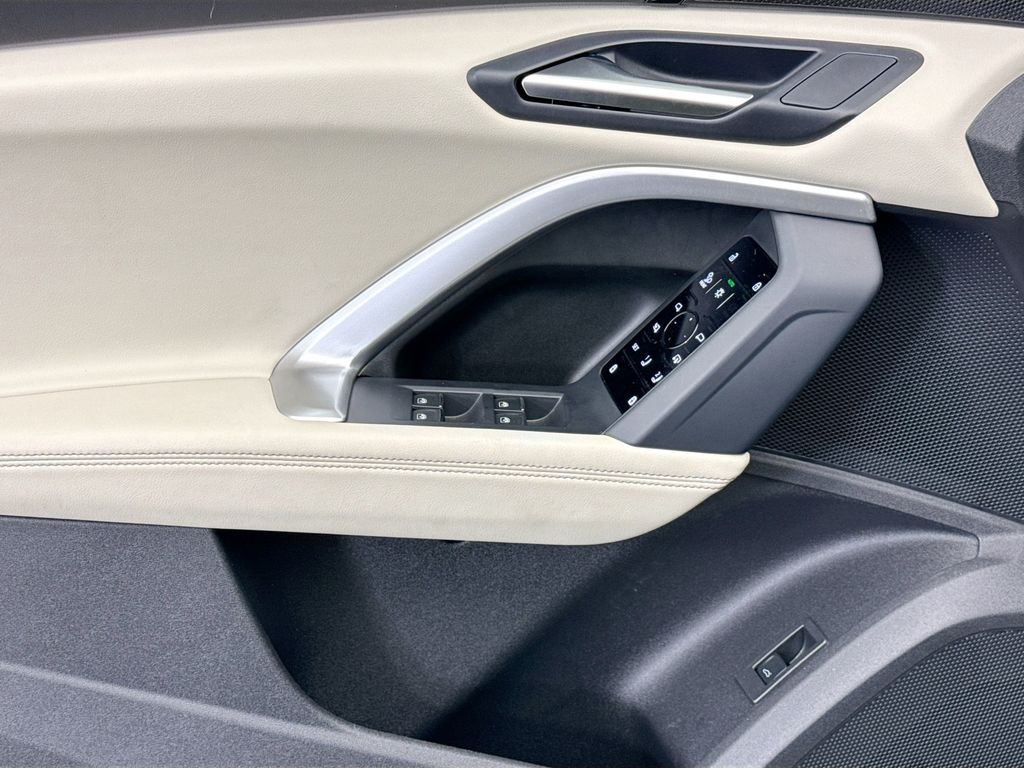 Thumbnail: 2025 Audi Q5 - 22