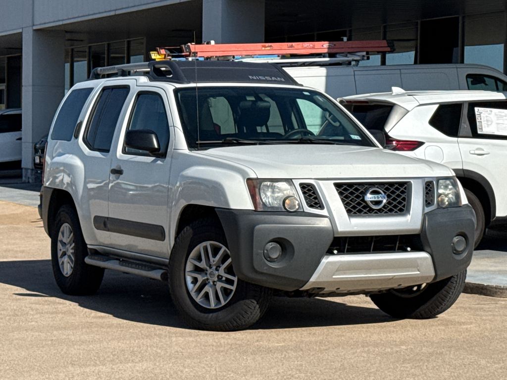 Glacier White 2015 Nissan Xterra SUV / Crossover 4X2 5-Speed Automatic