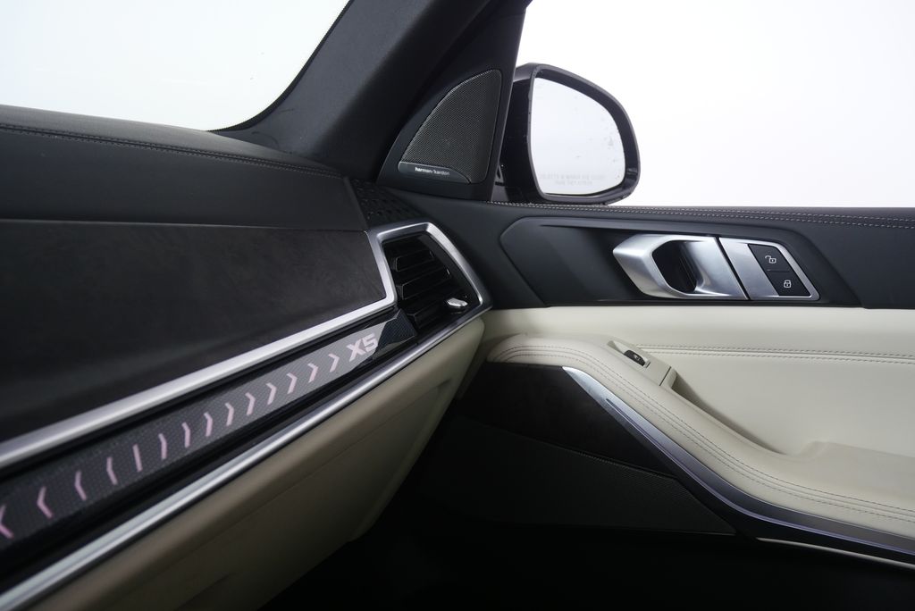 Thumbnail: 2026 BMW X5 - 26