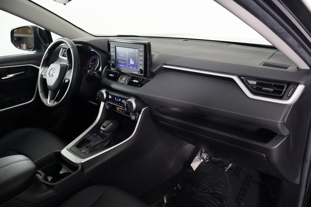 Thumbnail: 2021 Toyota RAV4 - 9