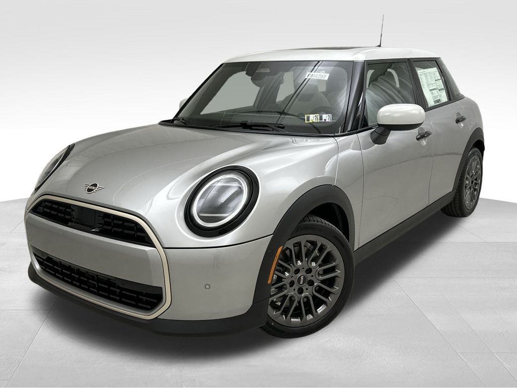 2025 MINI Hardtop 4 Door Base's photo