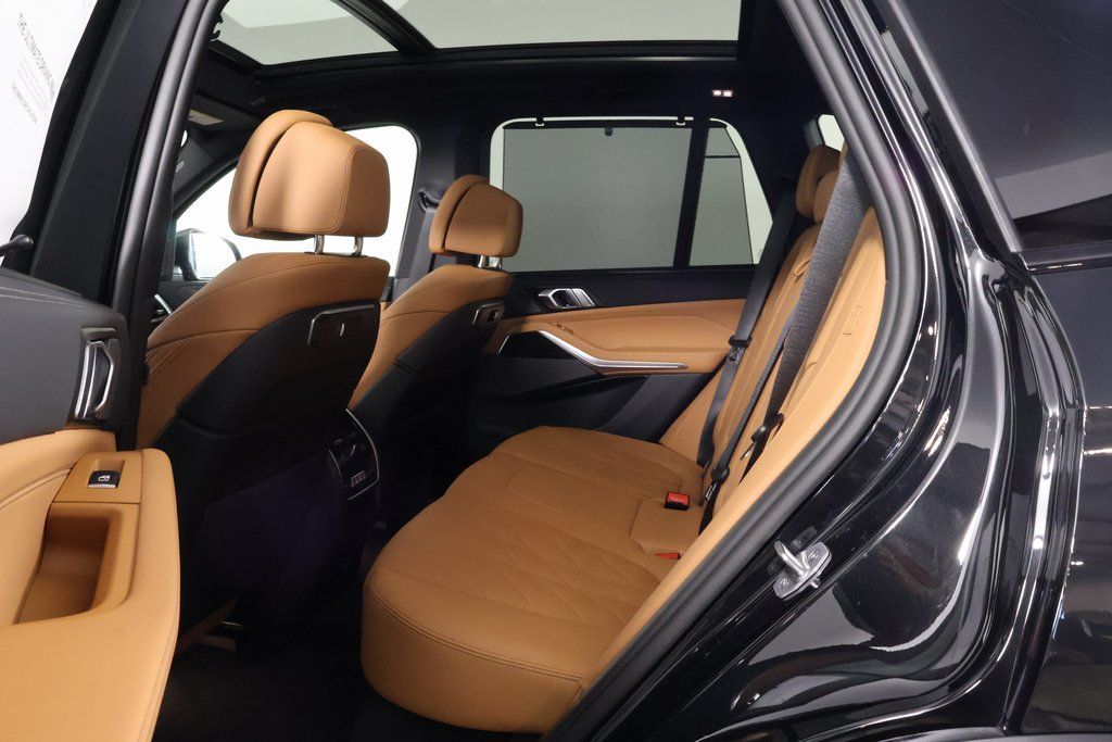 Thumbnail: 2026 BMW X5 - 6