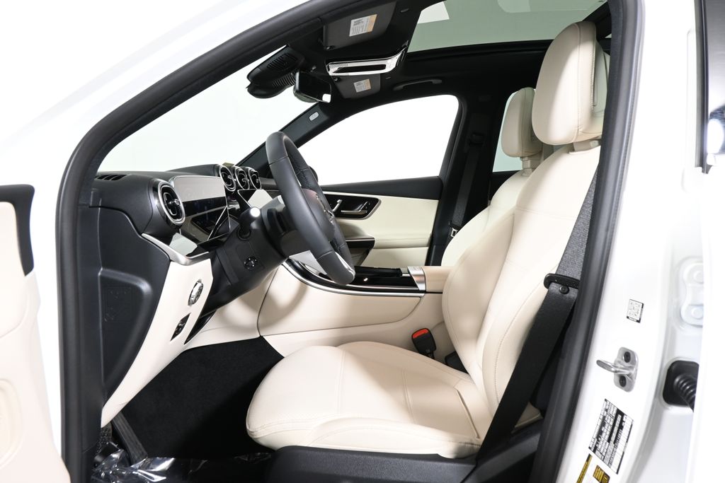 Thumbnail: 2026 Mercedes-Benz GLC - 3