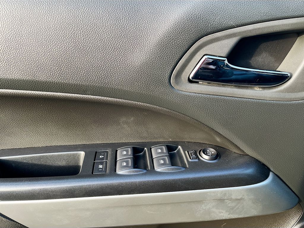 Used 2022 Black Chevrolet ZR2 image 18