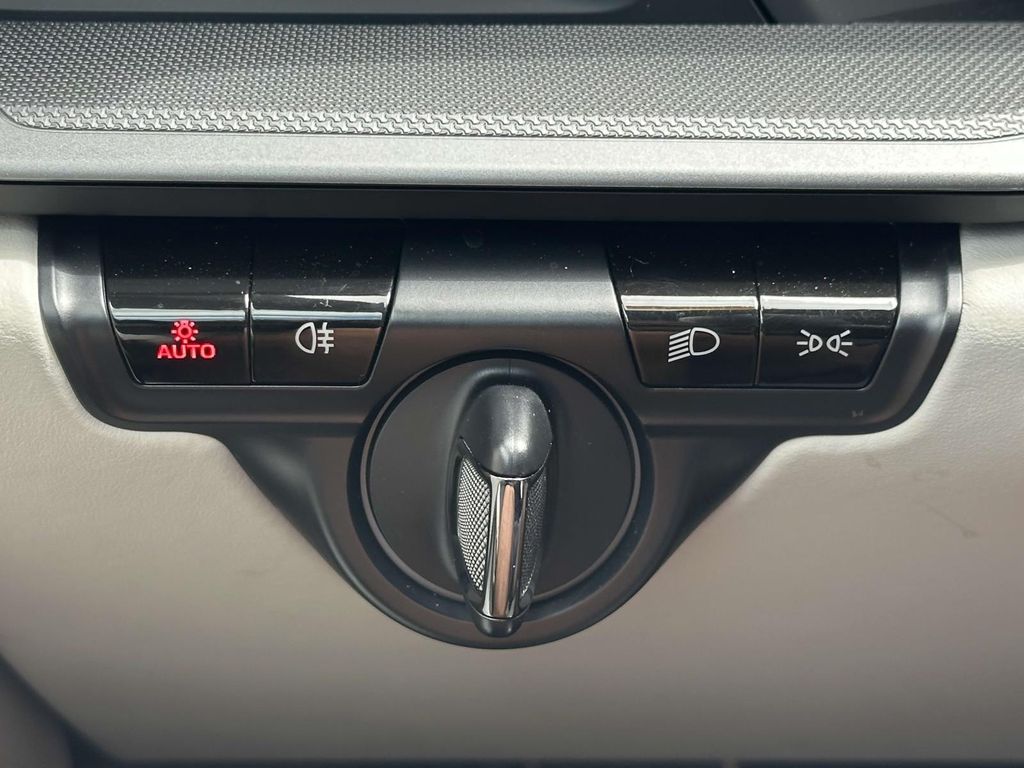 2021 Porsche 911 Carrera 16