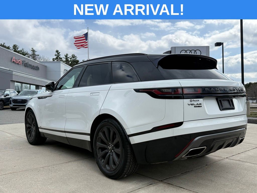 Used 2019 White Land Rover SE R-Dynamic image 12