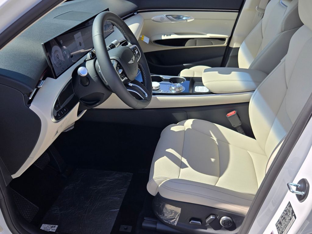 2027 Genesis Gv70