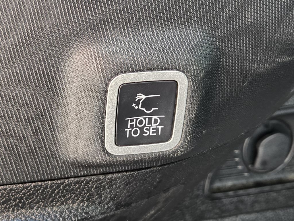 2025 Jeep Grand Cherokee Altitude - 11