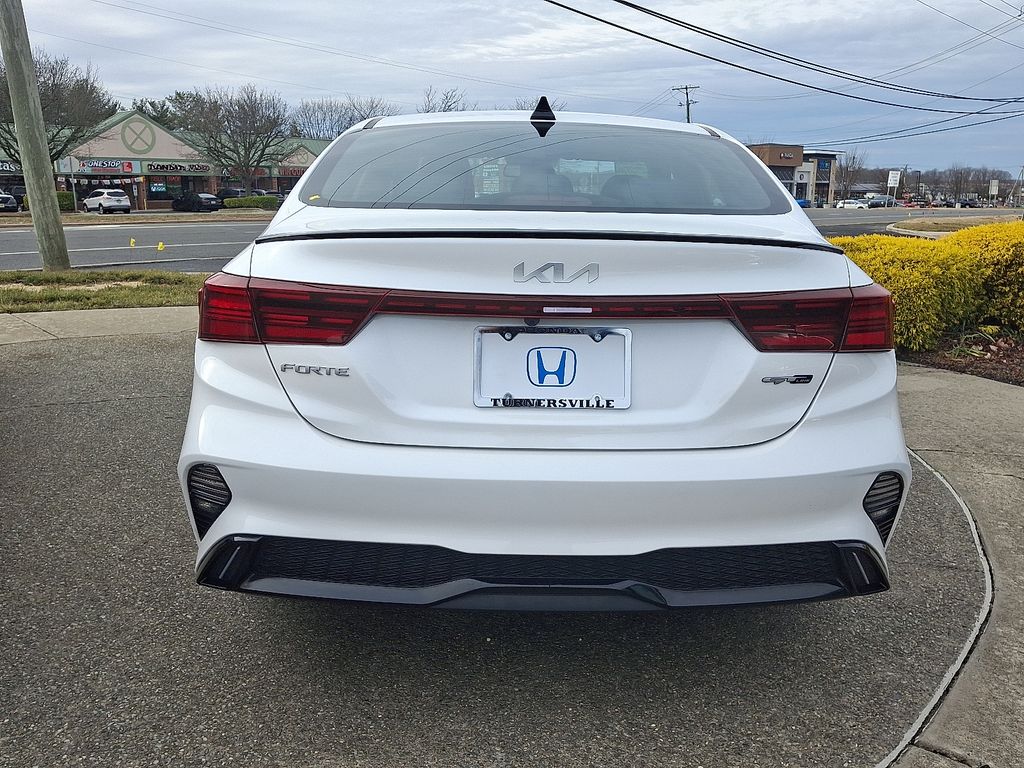 Thumbnail: 2023 Kia Forte - 5