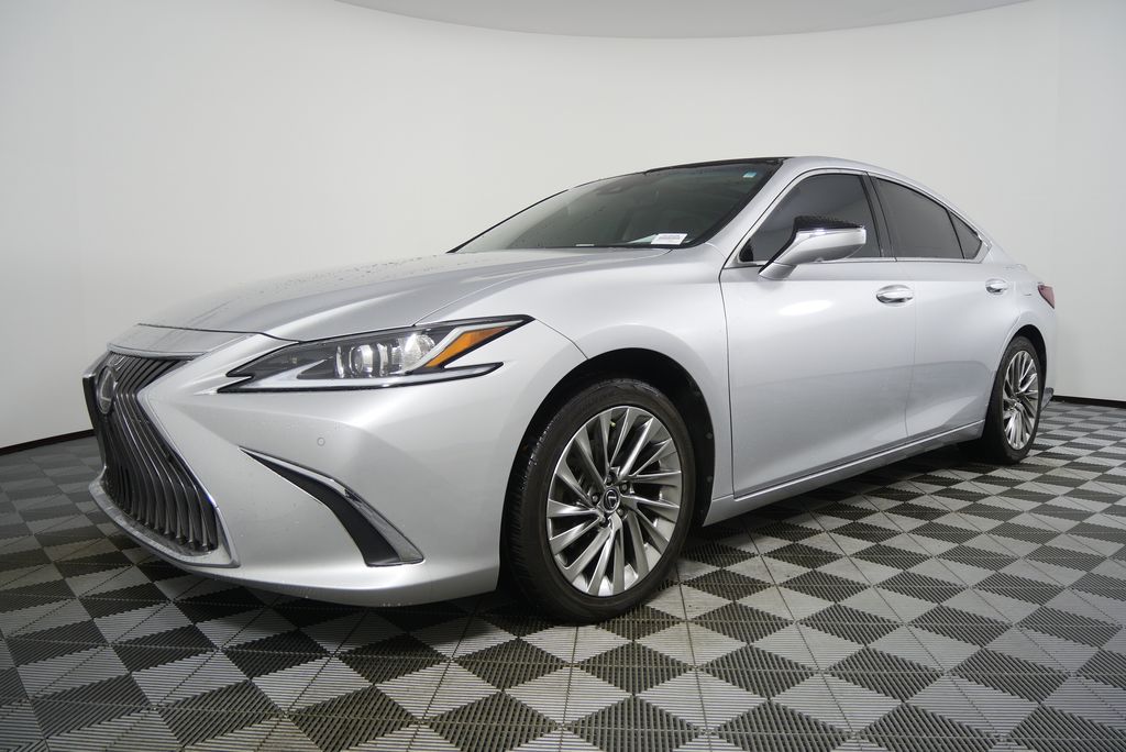 Thumbnail: 2021 Lexus ES - 8