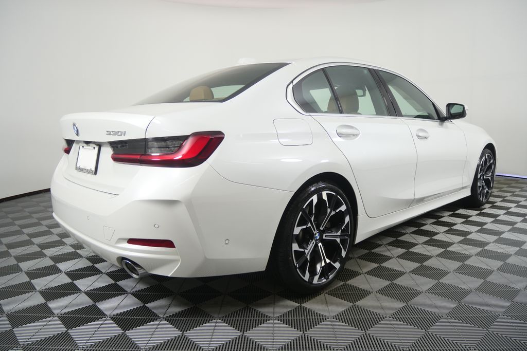 Thumbnail: 2025 BMW 3 Series - 5