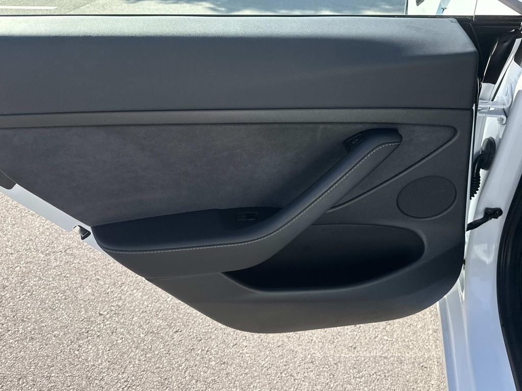 Thumbnail: 2023 Tesla Model 3 - 16