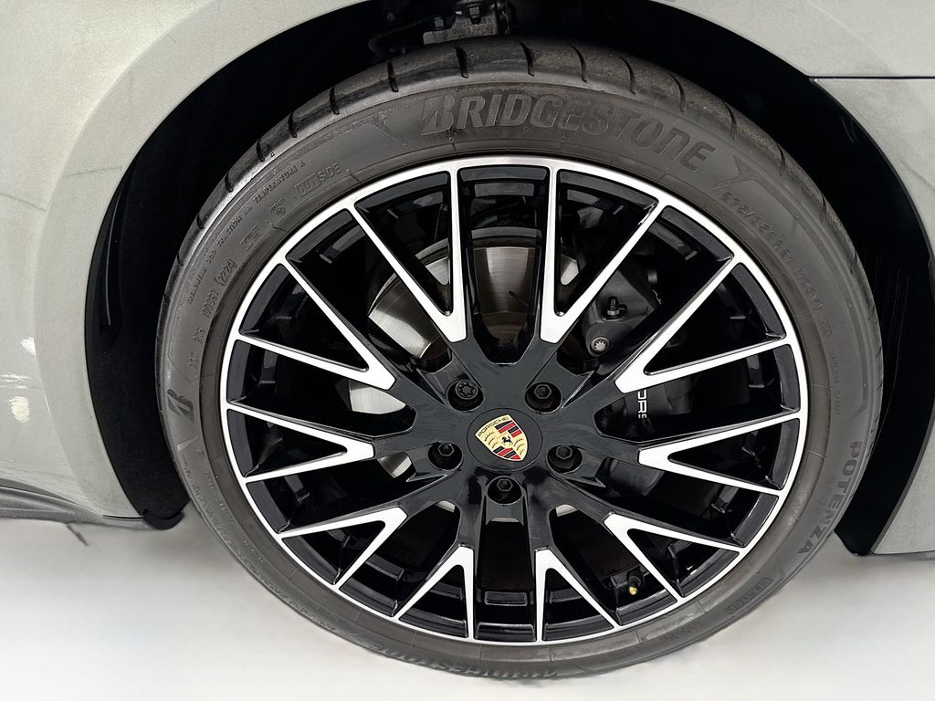 Thumbnail: 2025 Porsche Panamera - 31