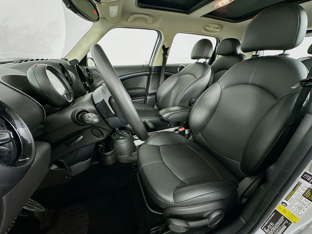 Thumbnail: 2013 MINI Cooper Countryman - 19