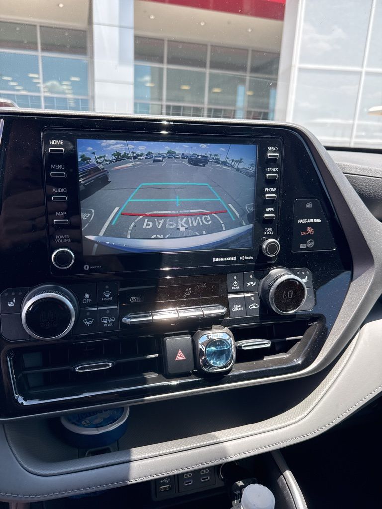 Thumbnail: 2022 Toyota Highlander - 6