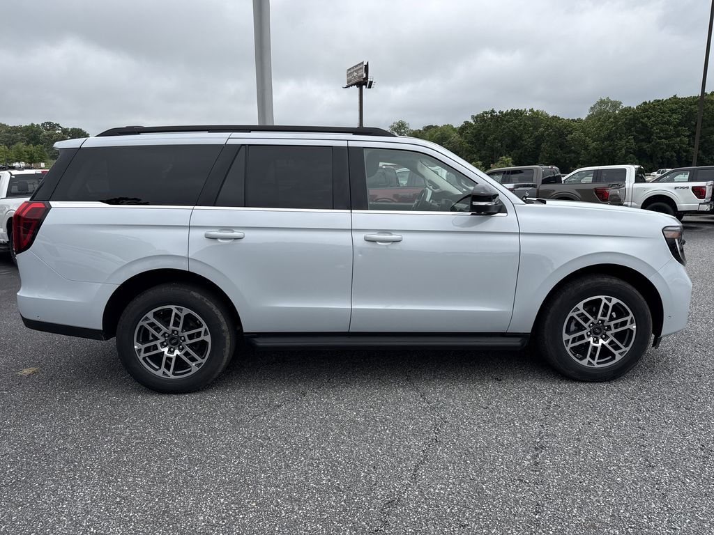 Used 2025 Ford Expedition SUV