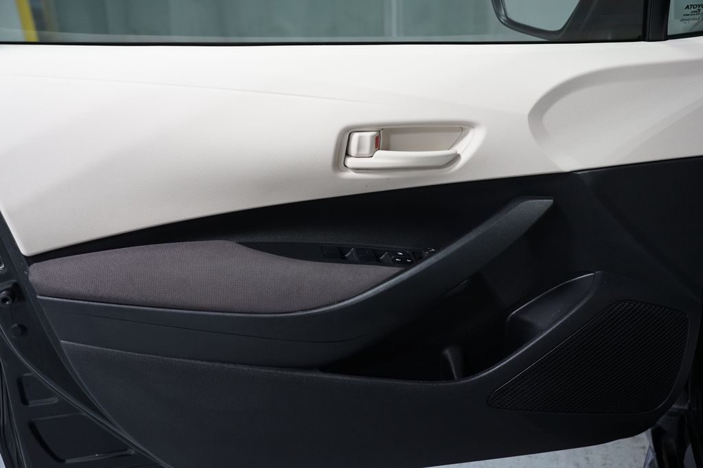 Thumbnail: 2022 Toyota Corolla - 25