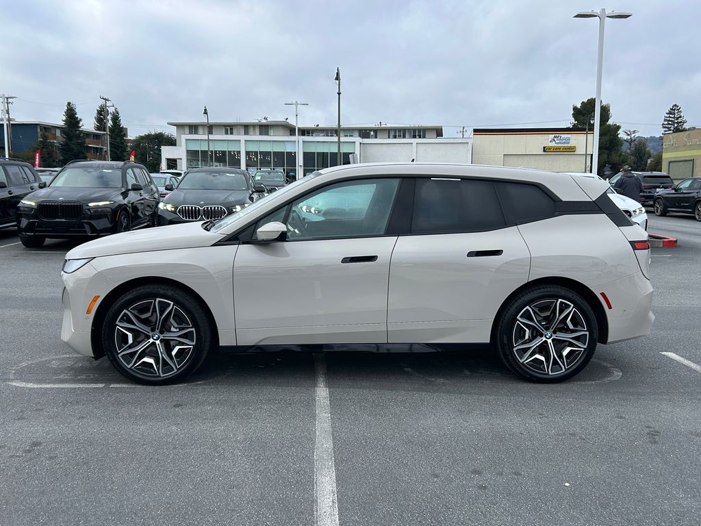 Thumbnail: 2026 BMW iX - 2