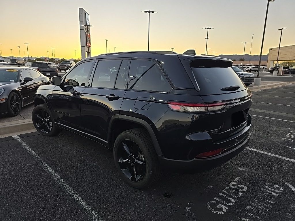 Thumbnail: 2024 Jeep Grand Cherokee - 4
