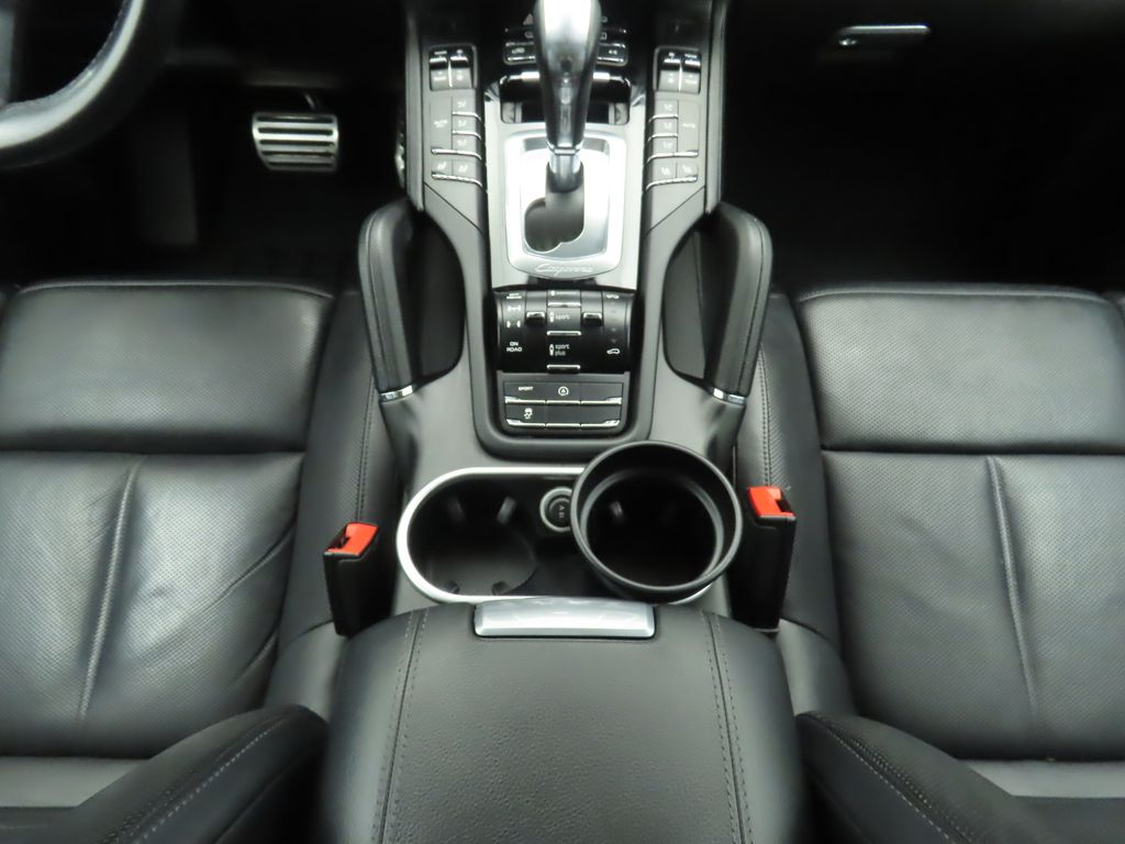 2016 Porsche Cayenne S 16