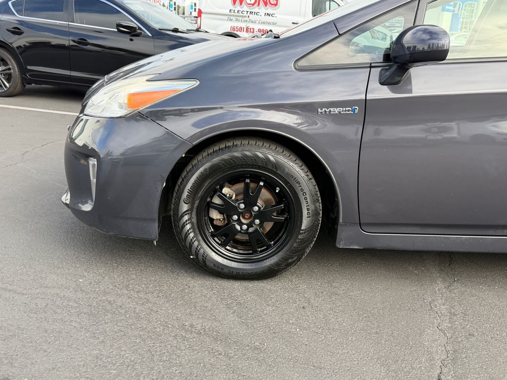 Thumbnail: 2015 Toyota Prius - 5
