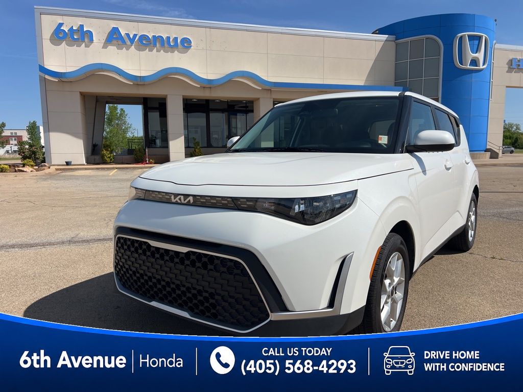 Snow White Pearl 2025 Kia Soul SUV / Crossover Front-Wheel Drive Continuously Variable Transmission