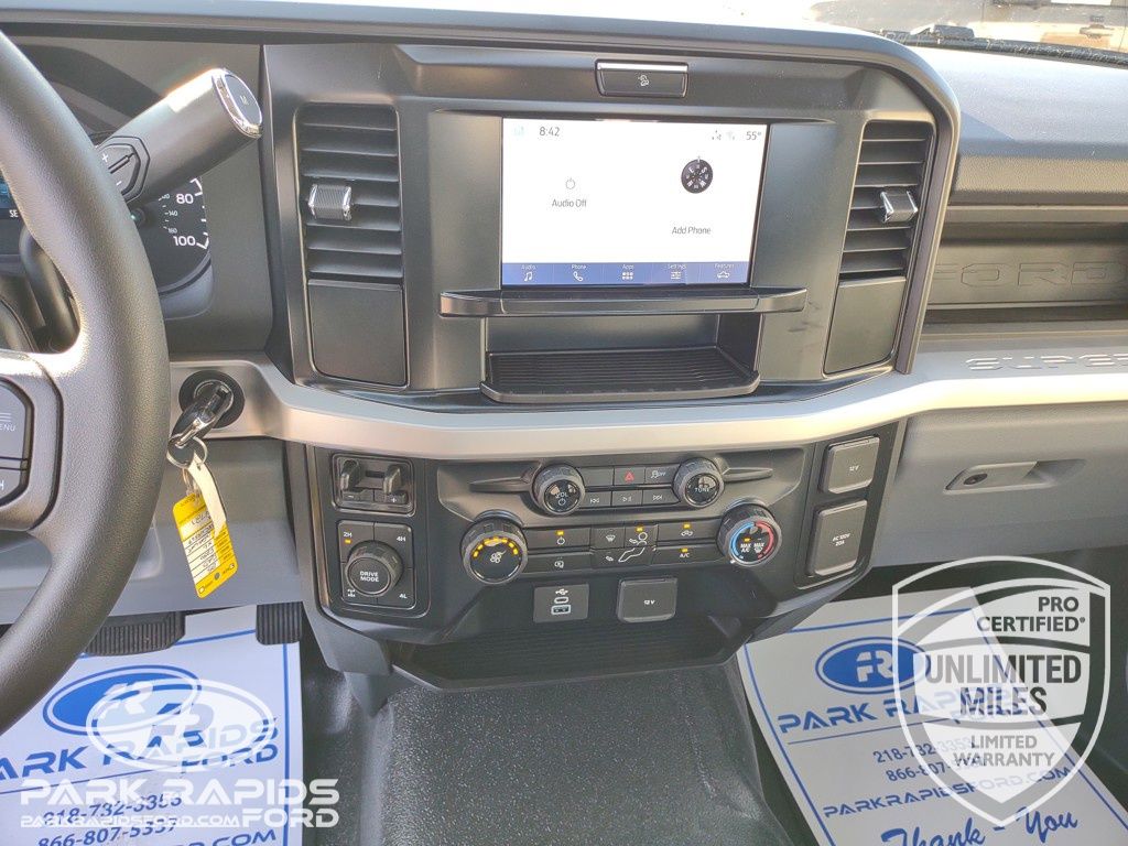 2025 Ford F-250SD XLT photo